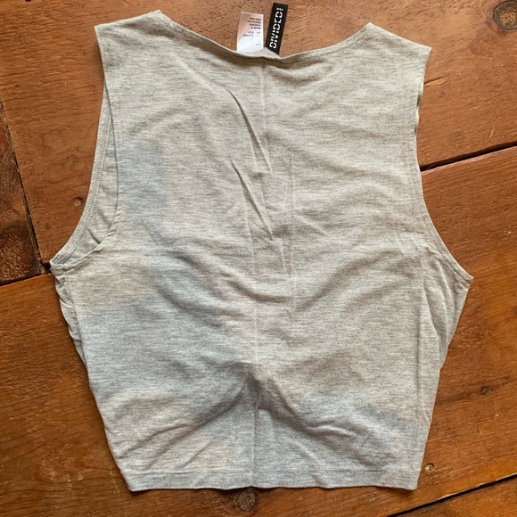 ⭐️ Host Pick! ⭐️ H&M Twist-Front Crop Top - Picture 2 of 3